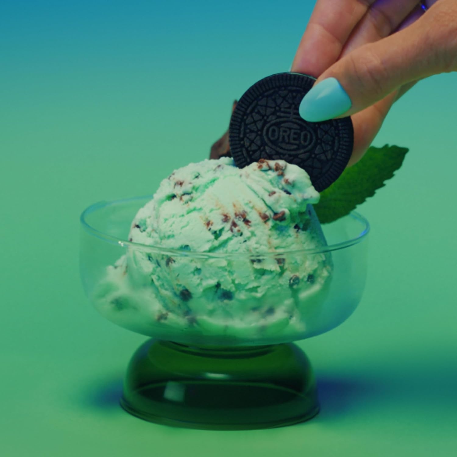 image:imageOREO Thins Mint Creme Chocolate Sandwich Cookies Family Size 1178 oz1178 Ounce Pack of 1